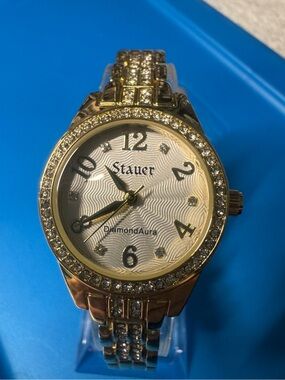 Stauer DiamondAura Women's Gold-Tone Crystal Watch - Gold